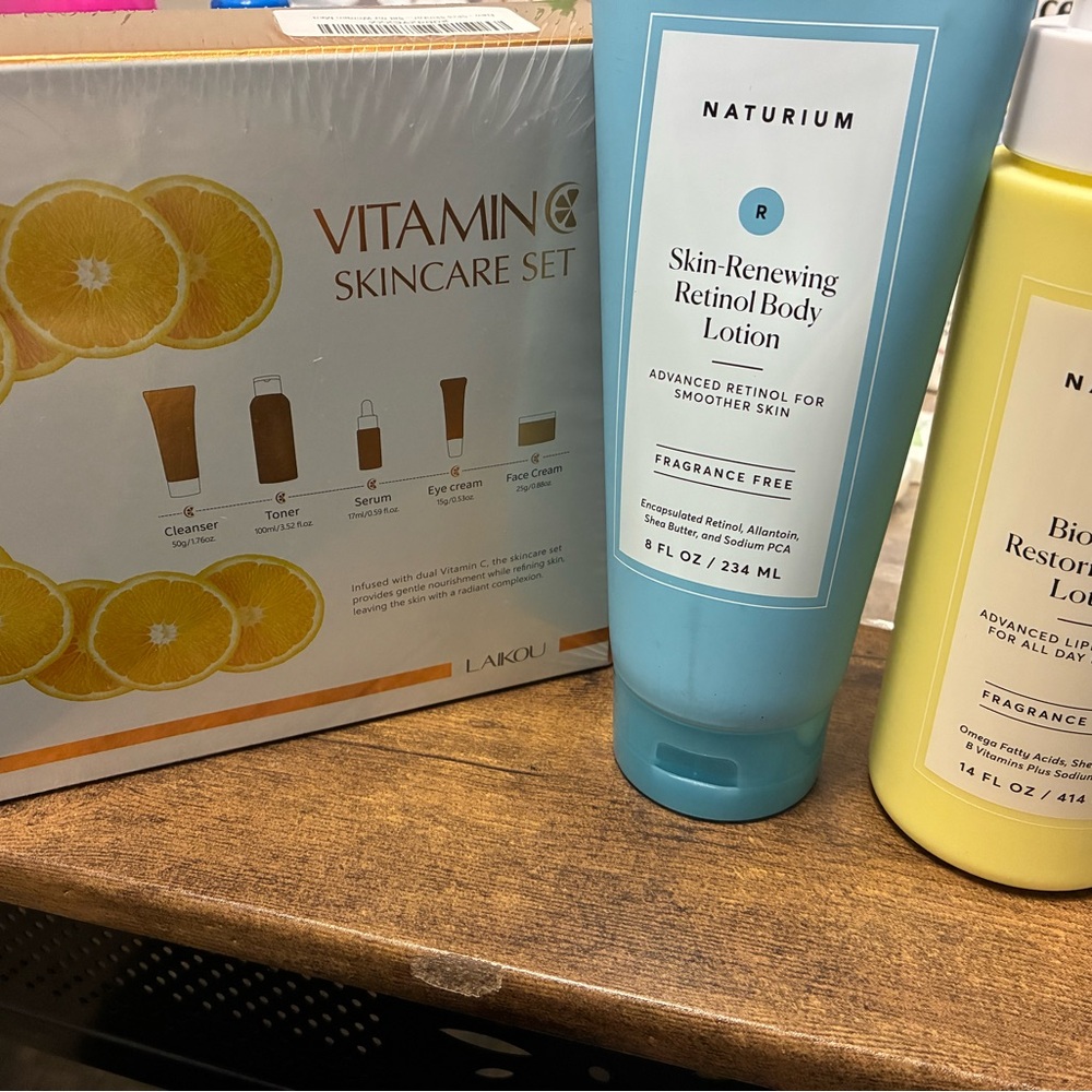 Naturium Skin-Renewing Retinol Body Lotion - Light Blue
